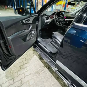 Praguri laterale compatibile cu AUDI Q7 4M fabricatie 2016-2019 Ultima șansă