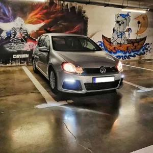 Disponibil imediat Bara fata compatibila cu Volkswagen Golf 6 VI 2008-2013 R20 Look cu senzori de parcare