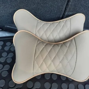 Set perne tetiere auto 2 piese culoare crem Ofertă de sezon