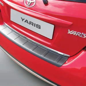 Livrare expres Protectie Bara Spate Compatibila Toyota Yaris III Facelift 2017-2020 Hatchback 5/3 Usi (Negru Cu Model)