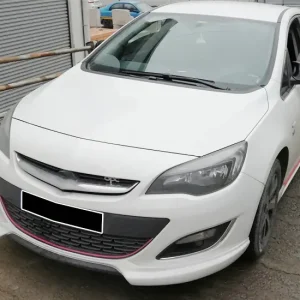 Capace oglinda tip BATMAN compatibile Opel Astra J 2009-2020 negru lucios Cod:BAT10048 Ofertă