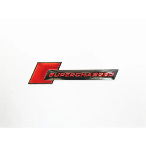 Emblemă auto „Supercharged” roșie, relief, 10x1 cm (TS-105) Preț mic